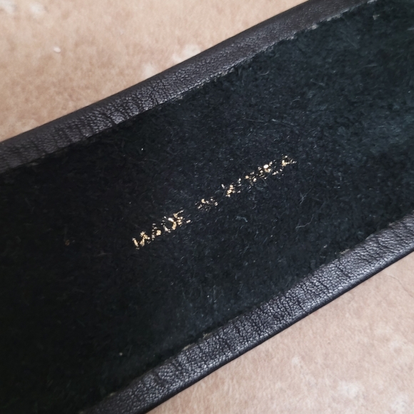 Vintage Marshall Fields Women's Black Leather Round Buckle Belt - Picture 5 of 5